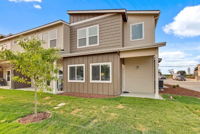Building Photo - 5643 E Bollo St
