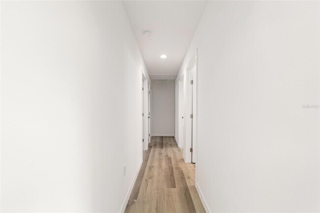 Building Photo - 691 NE 130th Ct