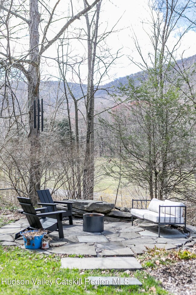 Building Photo - 671 Watson Hollow Rd