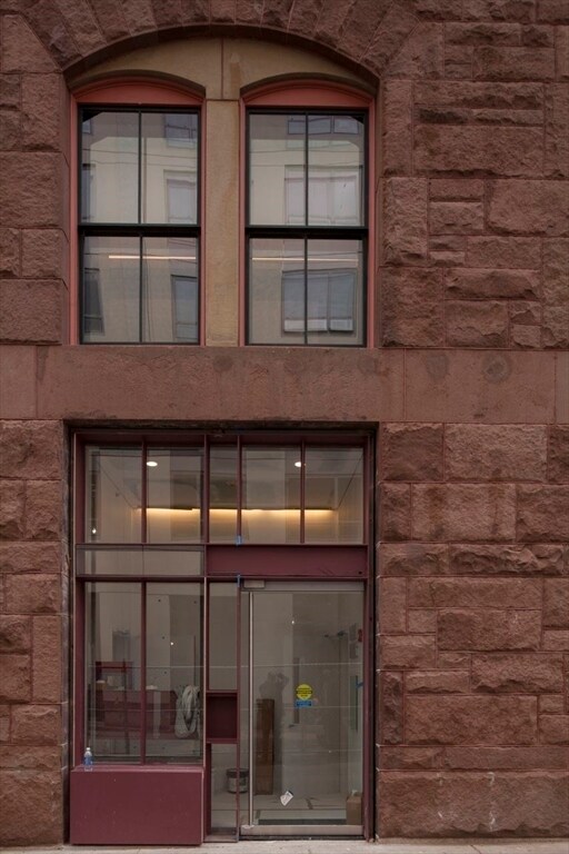 Building Photo - 681 Washington St