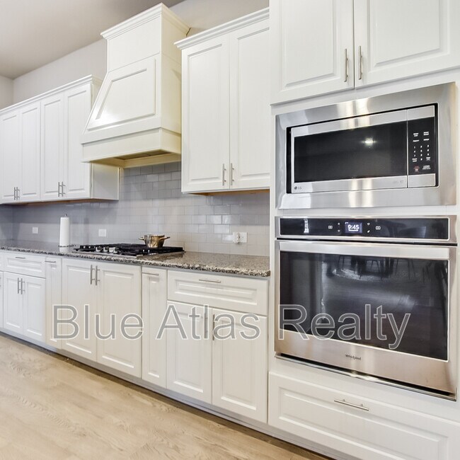 Building Photo - 4001 Bear Creek Ct