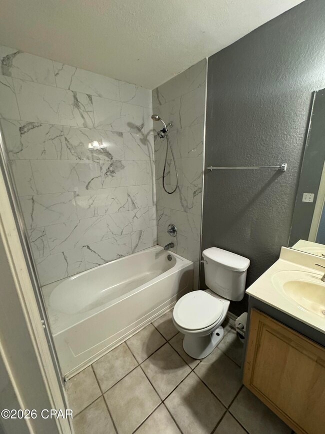 Building Photo - 303 Lighthouse Rd