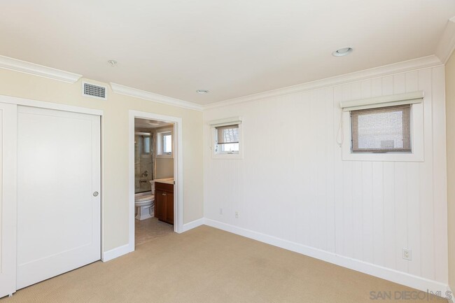 Building Photo - 7726 Ivanhoe Ave