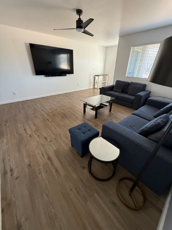 Building Photo - 4215 W Townley Ave