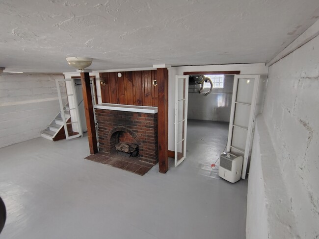 Primary Photo - 1050 E 169th St