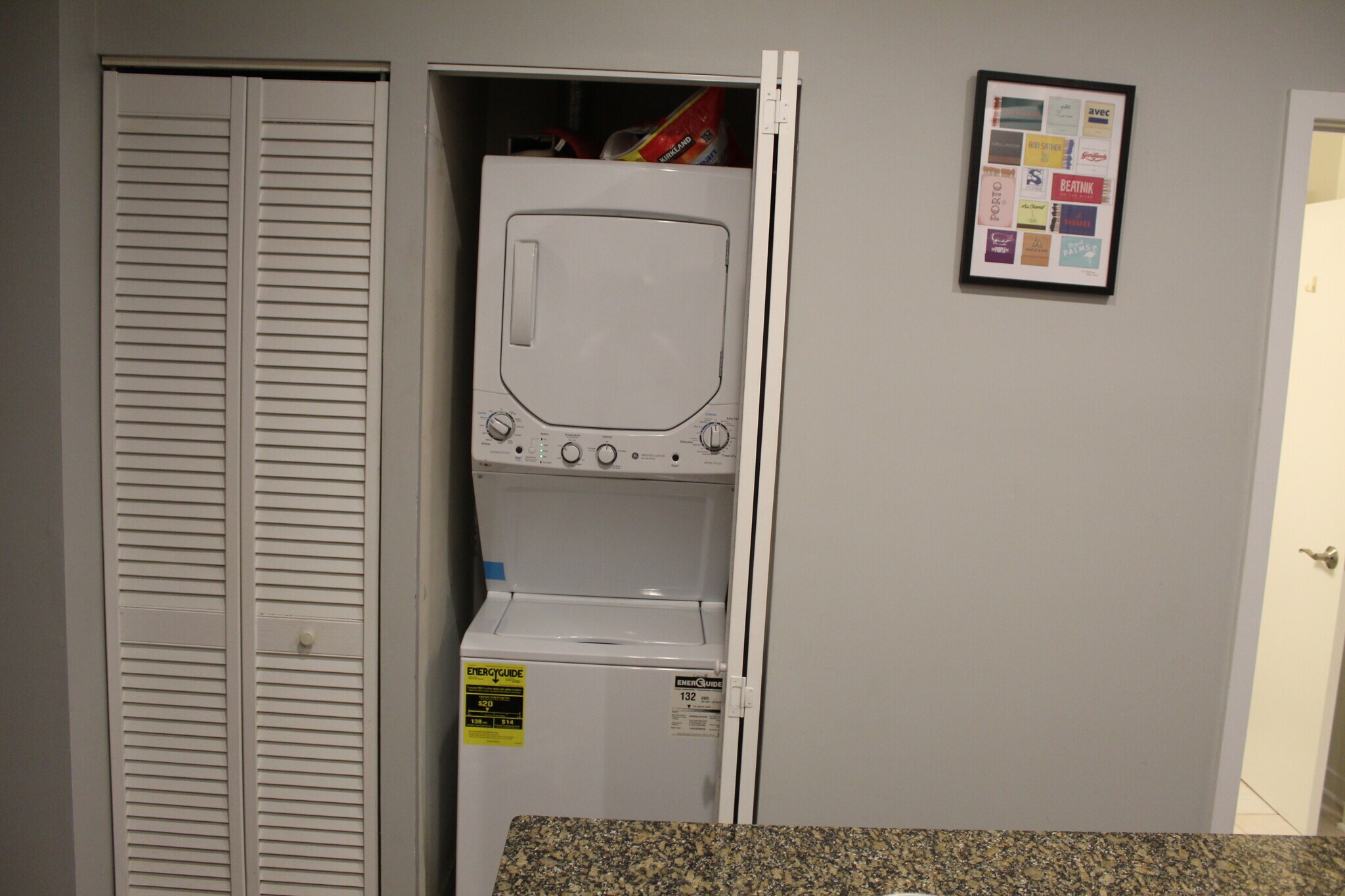 laundry - 946 W Fry St