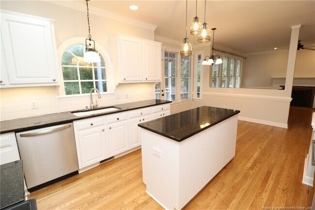 Building Photo - 107 Hardaway Ct