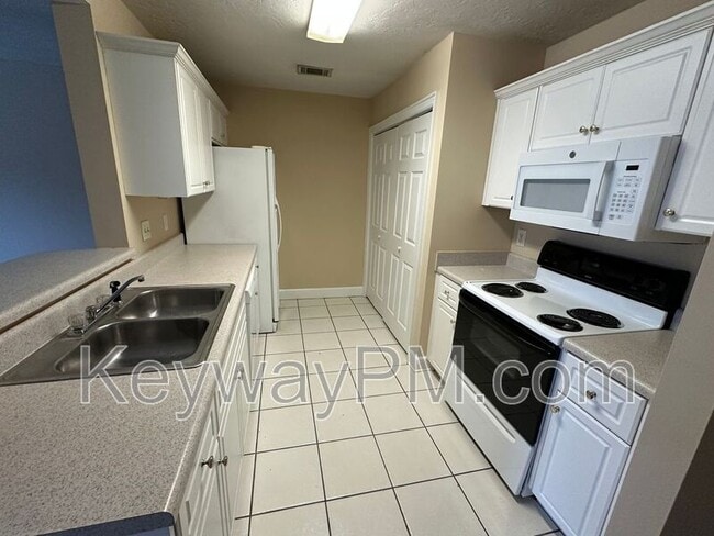 Building Photo - 314 Caldwell Cir