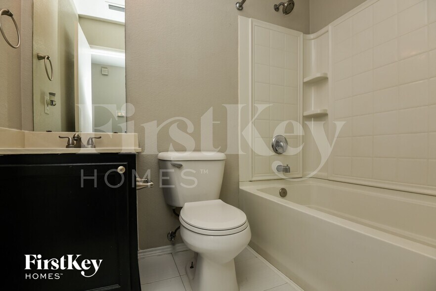 Building Photo - 9021 Cheswick Dr