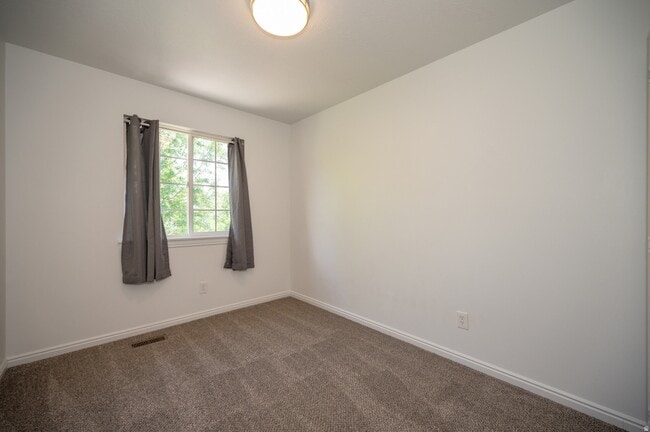 Building Photo - 1799 W 1110 N