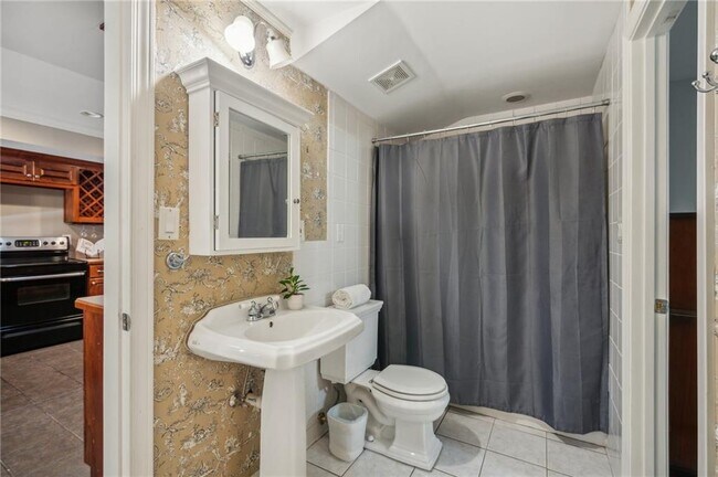 Building Photo - 7115 Doncaster Ct