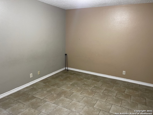 Building Photo - 6614 Cedar Hill