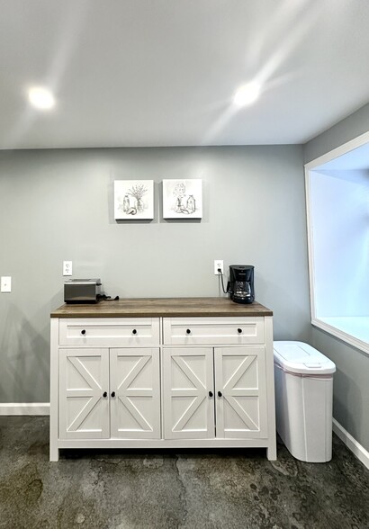 additional storage in kitchen - 6 Flat Rock Rd