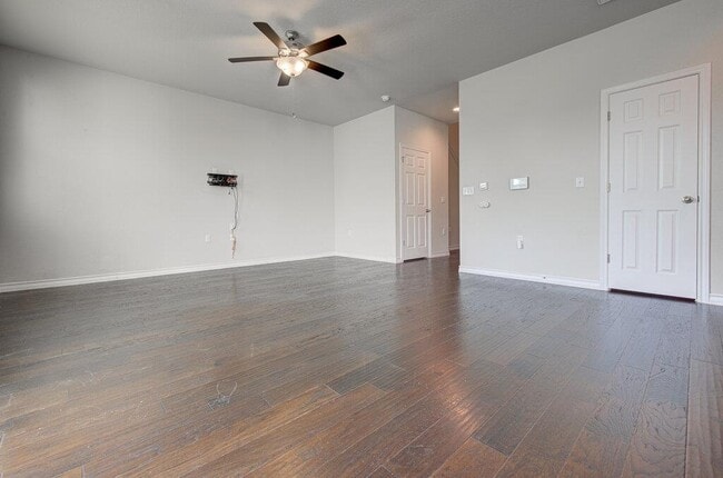 Building Photo - 11820 Coyote Call Way