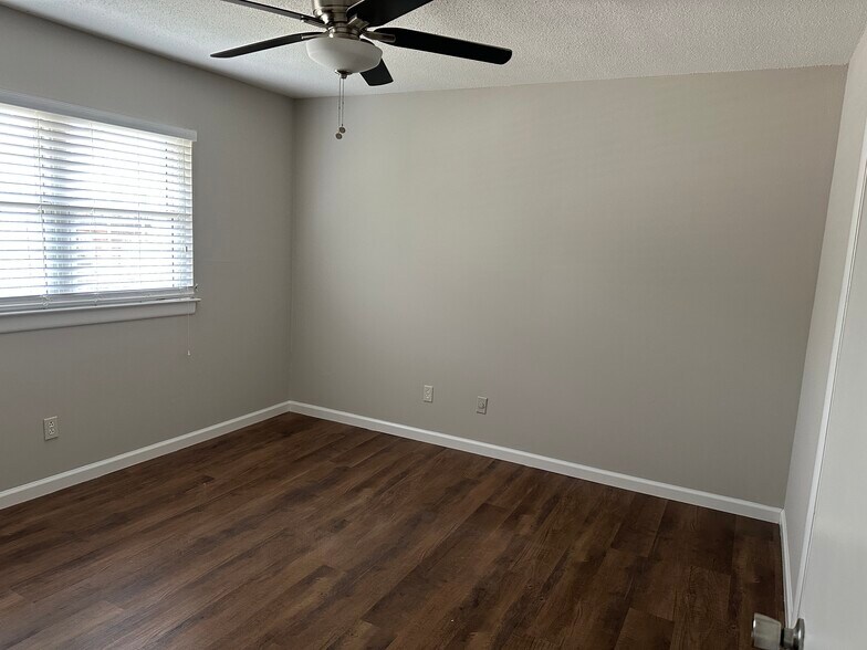 Third bedroom, unfurnished - 1177 Church St