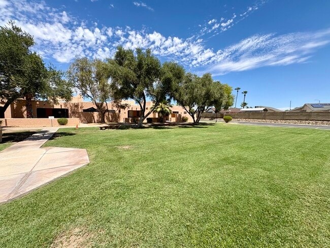 Building Photo - 8940 W Olive Ave