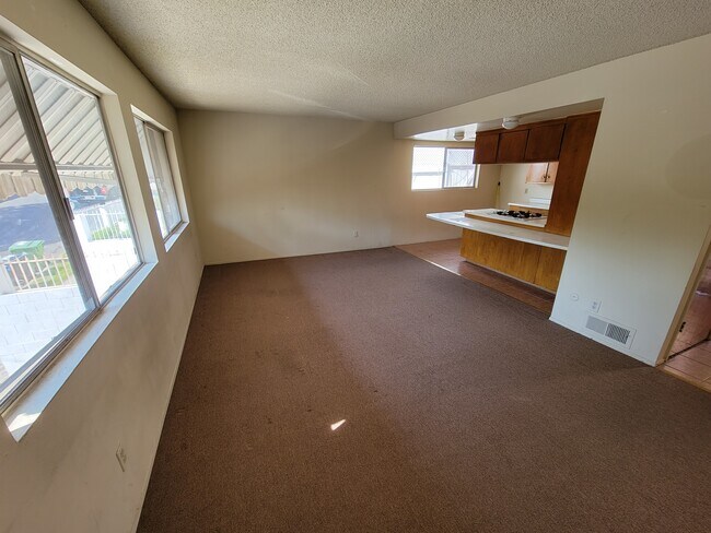 Living Room - 564 Oleander Dr