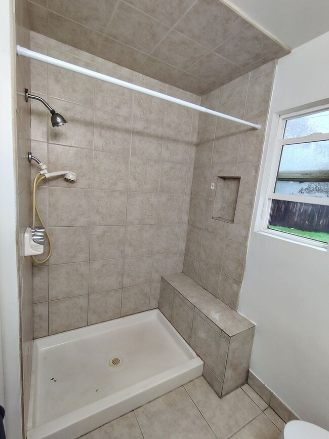 Building Photo - 1914 Freida Ct