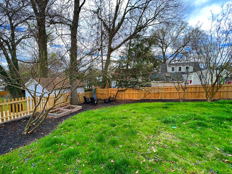 Building Photo - 6001 39th Pl