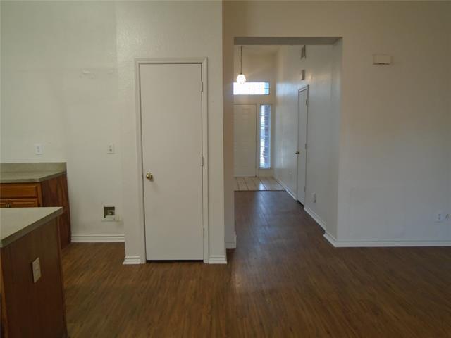 Building Photo - 320 Pebblebrook Ln