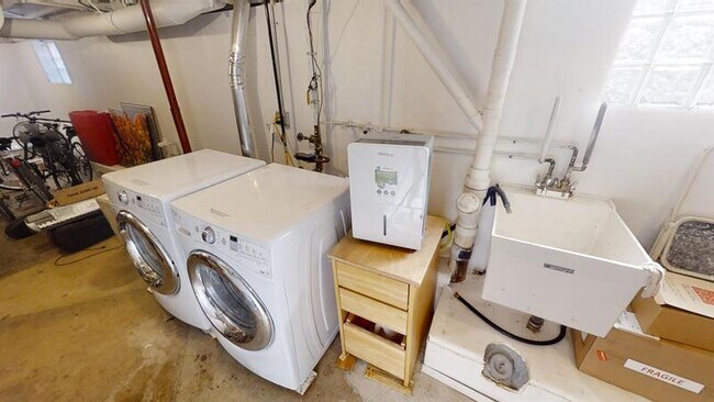 Building Photo - 618 S Ashley St