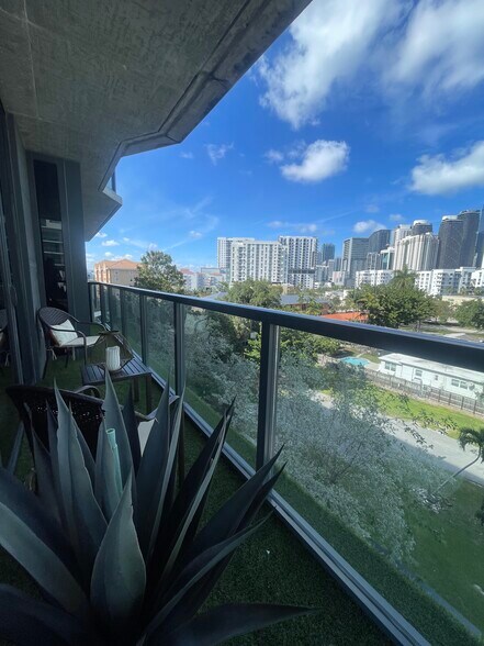 Building Photo - 201 SW 17th Rd