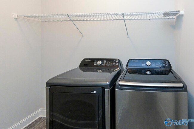 Building Photo - 125 River Springs Ct
