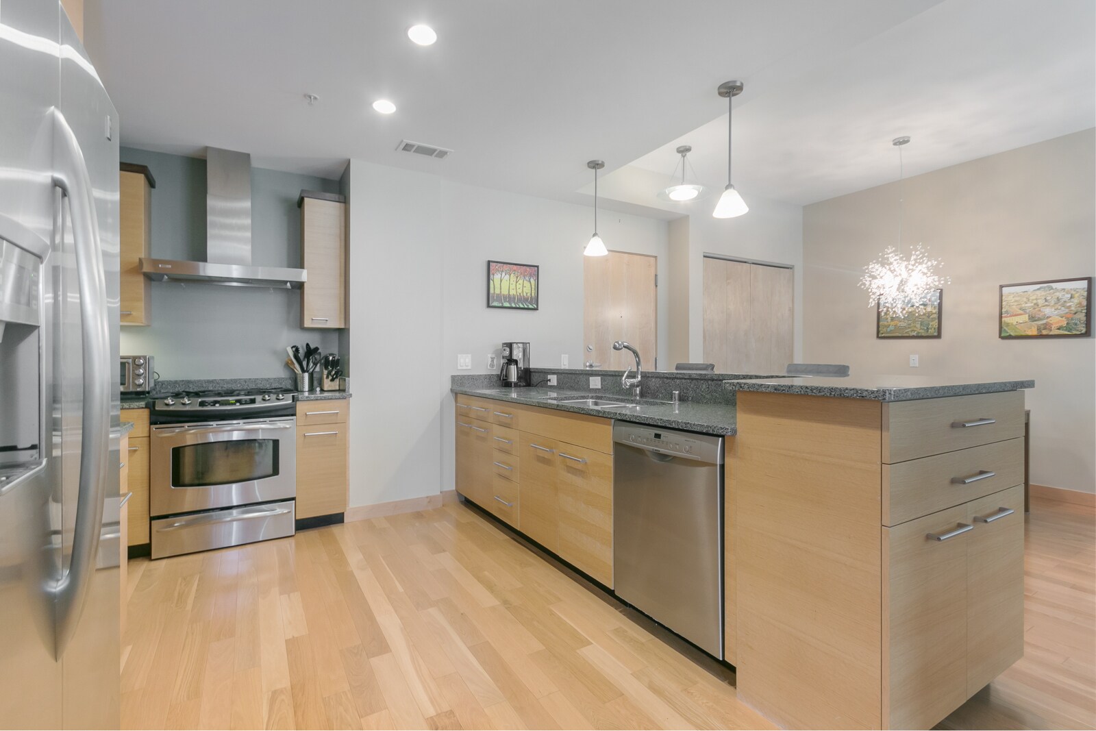 Building Photo - 309 W Washington Ave