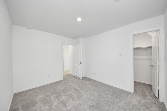 Building Photo - 5846 Majestic Sky Dr