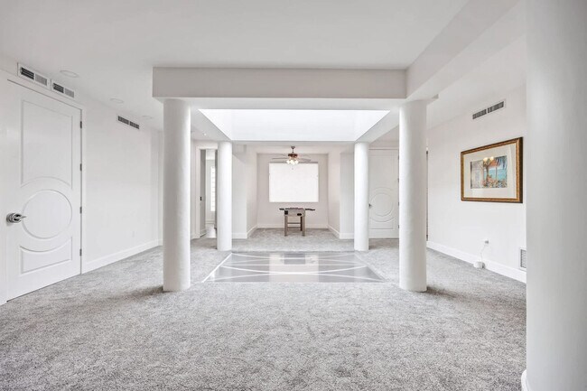 Building Photo - 873 S Atlantic Ave