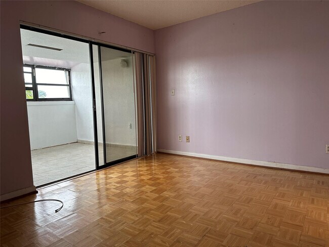 Building Photo - 6630 Racquet Club Dr