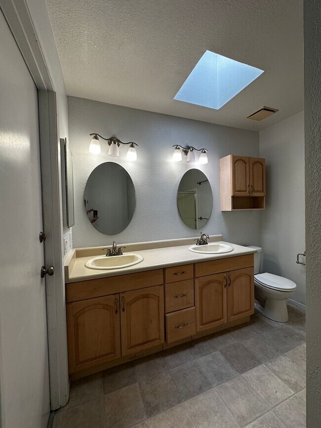 Building Photo - Single Story townhome, water/sewer paid by...