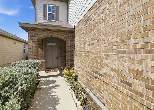 Building Photo - Modern 2023-Built Home | Community Pool, EV Charging & Appliances Included!