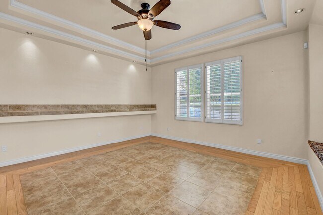 Building Photo - Single Story in Country Club Hills!
