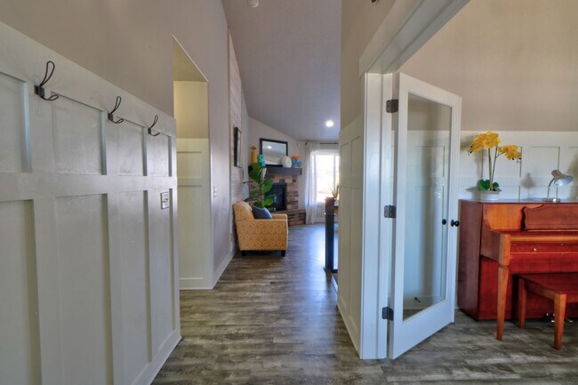 Building Photo - Single Family Lehi Home