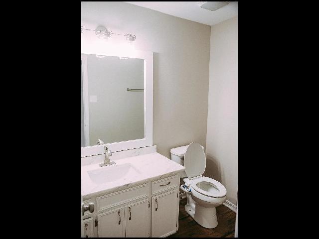 Building Photo - 408 W 4th St