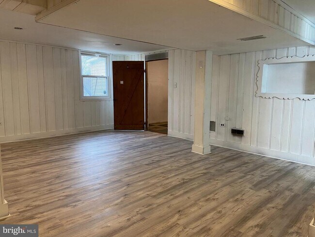 Building Photo - 9103 Wallace Rd