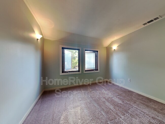 Building Photo - 1637 47th St