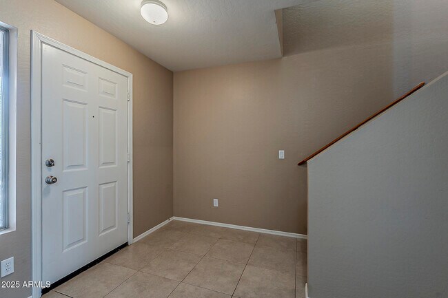 Building Photo - 5764 E Everhart Ln