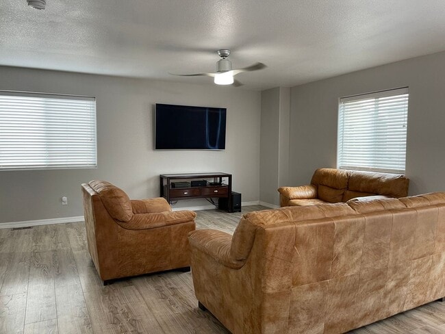 Building Photo - Beautiful 2 Story w/Finished Basement in D...