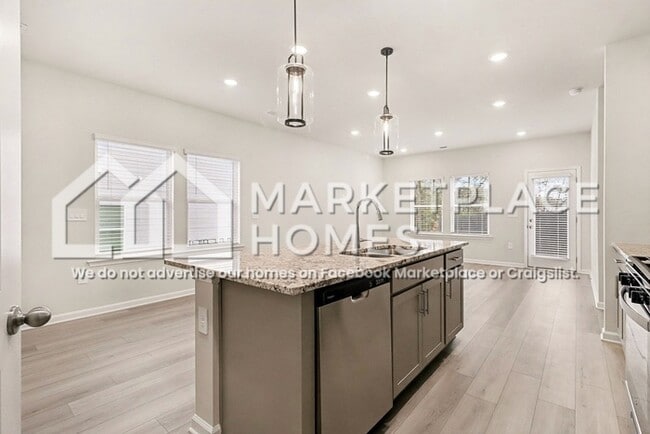 Building Photo - 2125 Avalon Rdg