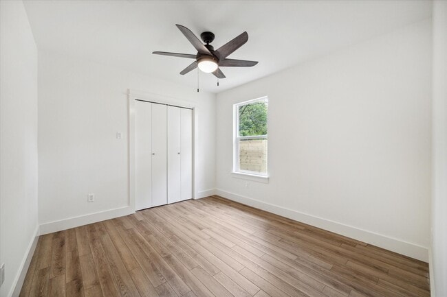 Building Photo - 9319 Carousel Ln