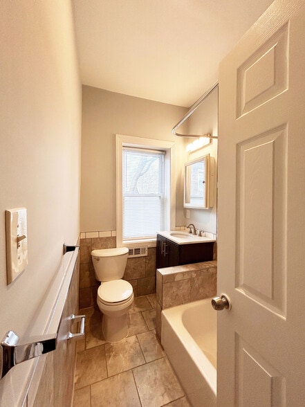 Building Photo - 157 E Duval St