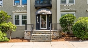 Building Photo - 1742 Commonwealth Ave