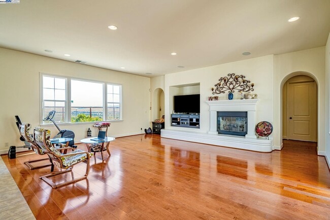 Building Photo - 2048 Feathermint Dr