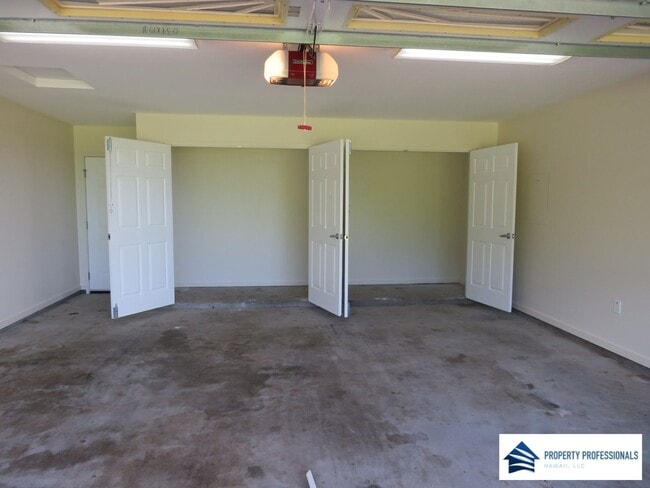 Building Photo - 500 Kaanini St