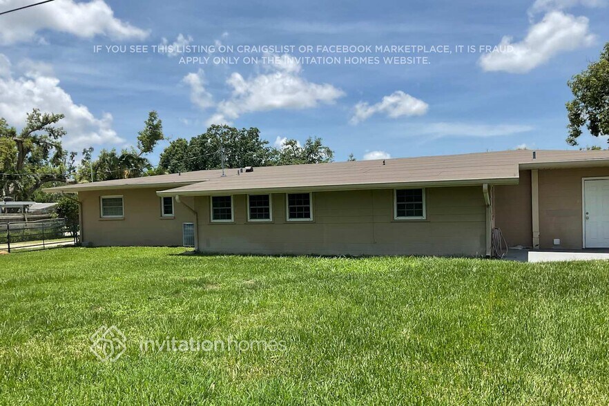 Building Photo - 618 15th Ave Dr E