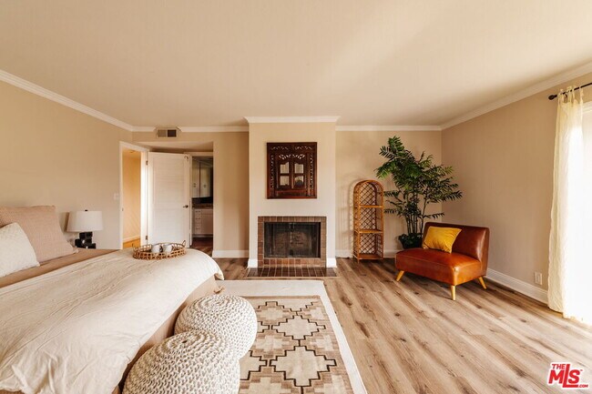 Building Photo - 2239 Topanga Skyline Dr