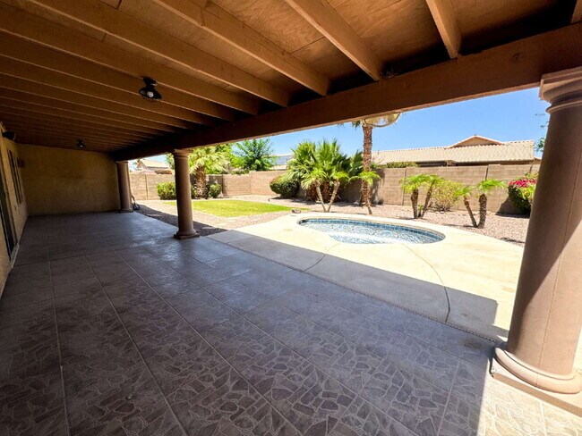 Building Photo - Barkley Ranch - 3 Bedroom 2 Bath Pool Home