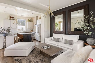 Building Photo - 2217 Branden St